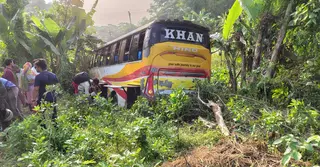 ঝালকাঠিতে পৃথক সড়ক দুর্ঘটনায় র‌্যাব সদস্যসহ নিহত ২, বাসে আগুন